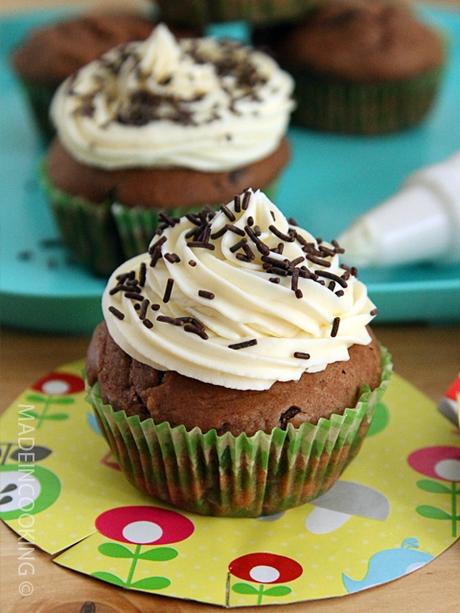 Cupcake chocolat et aux pépites de chocolat - topping crème de coco (sans Œufs ni lait) CupcakeChocoSSlaitnioeufsBLOG9