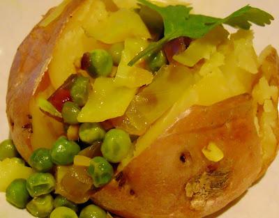 Pomme de terre en robe des champs \ samosas Pomme de terre en robe des champs \ samosas