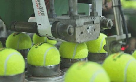 Comment sont fabriquées les balles de tennis?