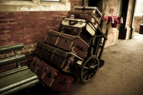 Envie de partir en voyage ? Pensez MaValoche ! Bagages anciens