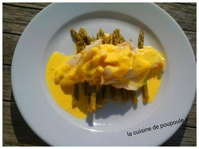 Filet de tacaud sur son lit d'asperge vertes et sa crème de lait safrané Filet de tacaud sur son lit d'asperge vertes et sa crème de lait safrané