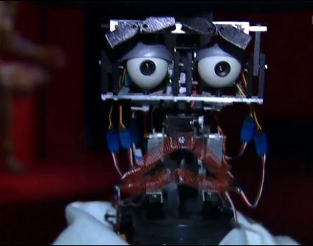 Avec mon assistant personnel pour un tour au musée ! Avec mon assistant personnel pour un tour au musée !