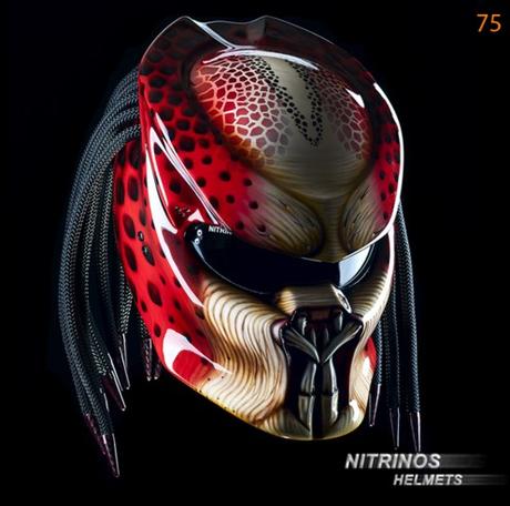 Le casque de moto Nitrinos assume son coté spectaculaire