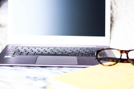 Recherche d'emploi, des conseils pour bien la vivre! Ordinateur et agenda