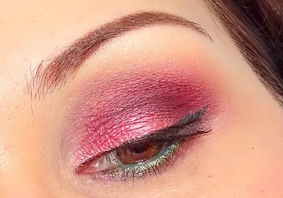 Dégradé de bourgogne pour le Monday Shadow Challenge Dégradé de bourgogne pour le Monday Shadow Challenge