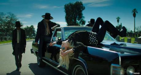 Le clip du jour : « Doing It To Death », le premier grand tube des Kills ? Le clip du jour : « Doing It To Death », le premier grand tube des Kills ?