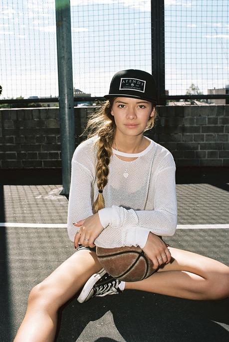 Look At Me Now : Riva Thomson par Nadz Banaag (exclusif) look-at-me-now-riva-thomson-nadz-banaag-folkr-21