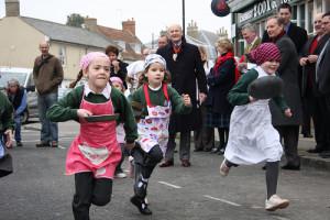 Traditions de Pâques dans des langues et des pays différents Easter Traditions in the UK