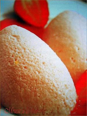 Mousse à la rhubarbe sur coulis de fraises Image Hosted by ImageShack.us