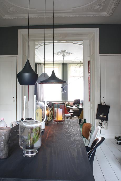 The black light peinture murs gris fonce