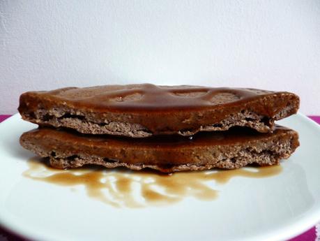 pancake végétarien hyperprotéiné chocolaté avoine-psyllium (diététique, sans gluten ni beurre ni oeuf ni sucre, riche en fibres) P1290702