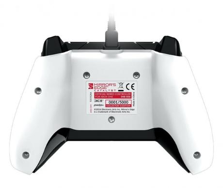 Xbox One – Une manette pour Mirror’s Edge original-2-620x524 Xbox One - Une manette pour Mirror's Edge