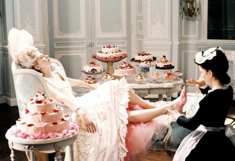 « Marie-Antoinette » : Accessoires, Chaussures et Gourmandises « Marie-Antoinette » : Accessoires, Chaussures et Gourmandises