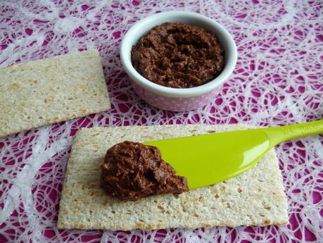 tartinade diététique végane au cacao cru et au souchet (hypocalorique, sans gluten ni sucre ni beurre ni lait, riche en fibres) P1290833
