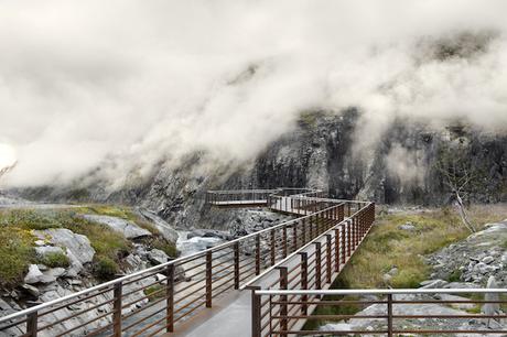 TROLLIGSTEN NATIONAL TOURIST ROUTE, NORWAY © Die Photodesigner
