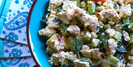 Salade de tofu croquante protéinée