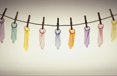 Capote à effet chauffant, gel excitant le clitoris…le marché du préservatif vous ouvre ses portes ! capp