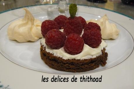 Tartelettes moelleuses aux 2 chocolats et framboises Tartelettes moelleuses aux 2 chocolats et framboises