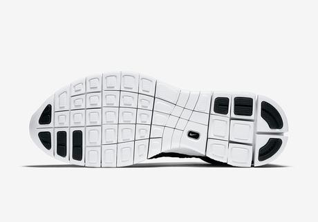 Nike Free Inneva Woven Black / White Nike Free Inneva Woven Black/White