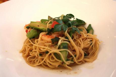 Pates blanches, asperges, crevettes © P.Faus - copie Pates blanches, asperges, crevettes © P.Faus - copie