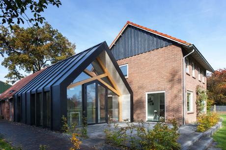 Rénovation d'une grange aux Pays-Bas par le Bureau Fraai