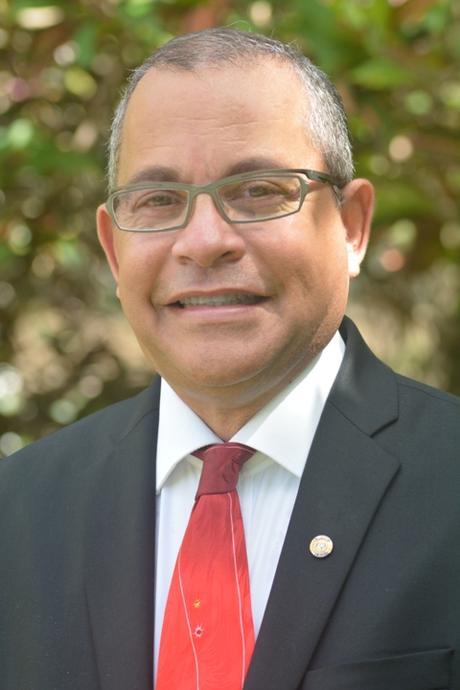 Thank you Mister Governor ! Milton INNIS, Gouverneur 2015-2016 du District 7030