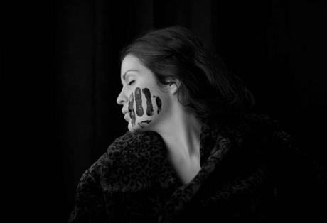 Auto-portraits noirs et poétiques par Maren Klemp Dark and poetic self portraiture by Maren Klemp