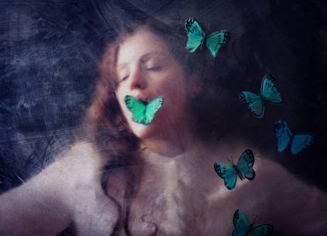 Auto-portraits noirs et poétiques par Maren Klemp Dark and poetic self portraiture by Maren Klemp