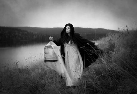 Auto-portraits noirs et poétiques par Maren Klemp Dark and poetic self portraiture by Maren Klemp