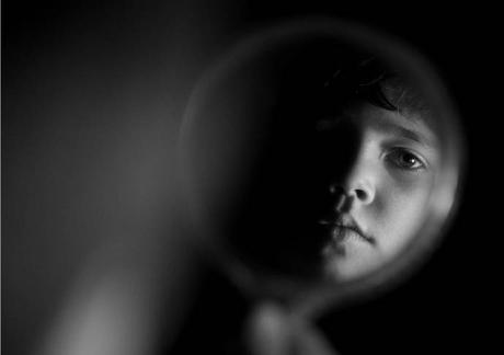 Auto-portraits noirs et poétiques par Maren Klemp Dark and poetic self portraiture by Maren Klemp