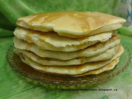 CRÊPES AUX POIRES / PEARS PANCAKES / PANQUEQUES CON PERAS / بان كيك بالاجاص CRÊPES AUX POIRES / PEARS PANCAKES / PANQUEQUES CON PERAS / بان كيك بالاجاص
