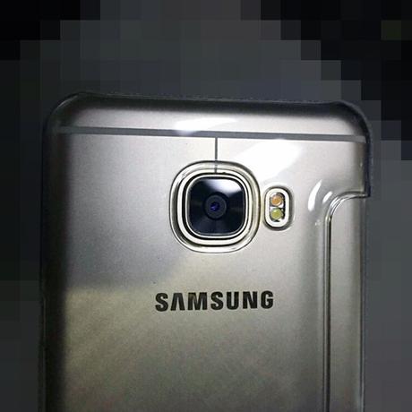 Serait-ce le Samsung Galaxy C5 ? Serait-ce le Samsung Galaxy C5 ?