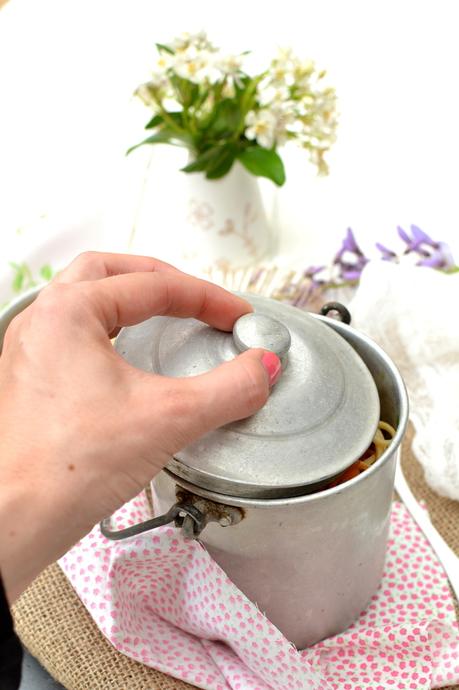 Salade de nouilles et légumes sautés à l’ail et au gingembre Salade de nouilles et légumes sautés à l’ail et au gingembre