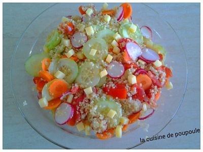 Salade de boulgour, quinoa, carotte, radis, concombre et comté Salade de boulgour, quinoa, carotte, radis, concombre et comté
