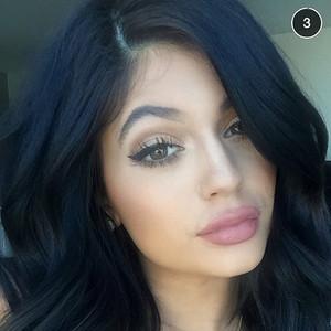 Kylie Jenner Kardashian compte Snapchat blog beauté 