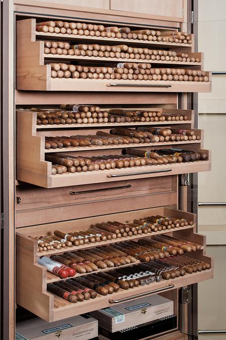 La maison Pinel & Pinel présente son Ultimate Cigar Trunk La maison Pinel & Pinel présente son Ultimate Cigar Trunk