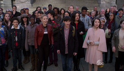 Les critiques // Once Upon a Time : Saison 5. Episode 22 & 23. An Untold Story/Only You. Les critiques // Once Upon a Time : Saison 5. Episode 22 & 23. An Untold Story/Only You.