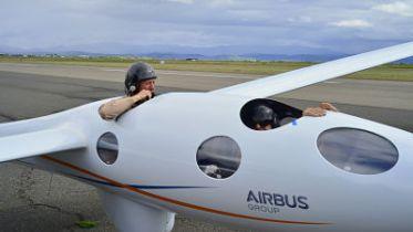 Alitalia dévoile de nouveaux uniformes Alitalia dévoile de nouveaux uniformes