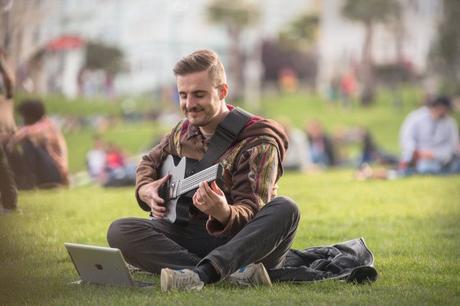 MI Guitar : la guitare électrique numérique MI-guitar