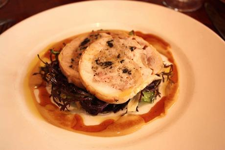 Ballottine de volaille, jeunes pousses© P.Faus Ballottine de volaille, jeunes pousses© P.Faus