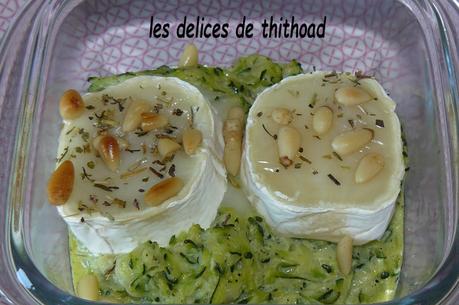 chèvre chaud sur lit de courgettes en cocotte chèvre chaud sur lit de courgettes en cocotte