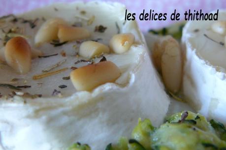 chèvre chaud sur lit de courgettes en cocotte chèvre chaud sur lit de courgettes en cocotte