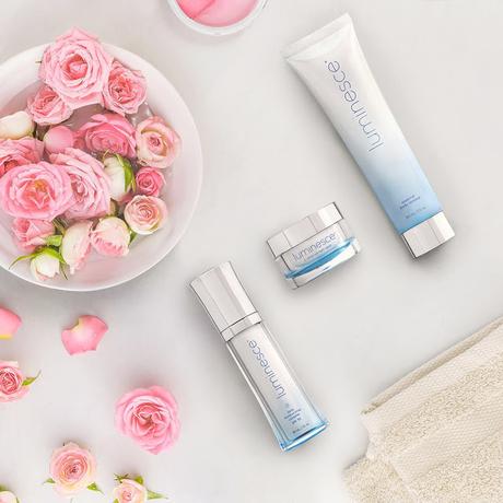 Découvrez Luminesce et un tutoriel Instantly Ageless de Jeunesse Global Découvrez Luminesce et un tutoriel Instantly Ageless de Jeunesse Global