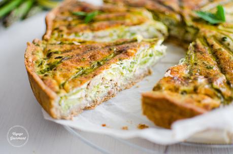 Quiche printanière aux asperges, fèves, petits pois et émietté de maquereau (IG bas) Tarte printanière aux asperges, fèves et petits pois