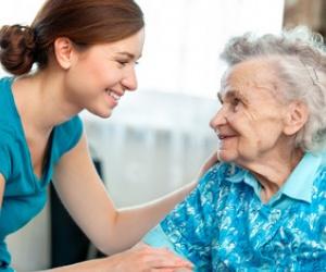 France Alzheimer et la Croix-Rouge française s'unissent pour former les aidants France Alzheimer et la Croix-Rouge française s'unissent pour former les aidants