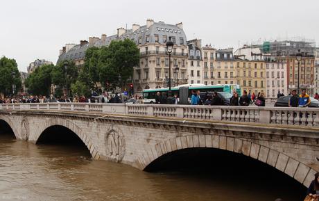 Paris : la crue de 1910 rencontre celle de juin 2016