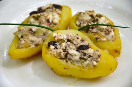 Pommes de terre farcies à la feta et olives noires Pommes de terre farcies à la feta et olives noires
