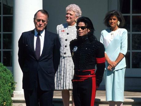 53-3402-michael-jackson-visiting-the-white-house-1373310992