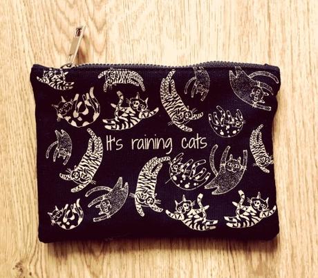 La Beautiful Box « The Cat Lady » d’AuFeminin.com La Beautiful Box The Cat Lady avis blog aufeminin trousse it's raining cats