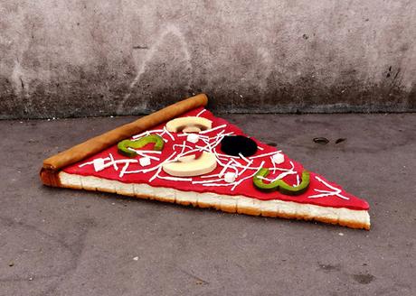 Elle transforme des matelas abandonnés en street-food Lor-K-Pizza2